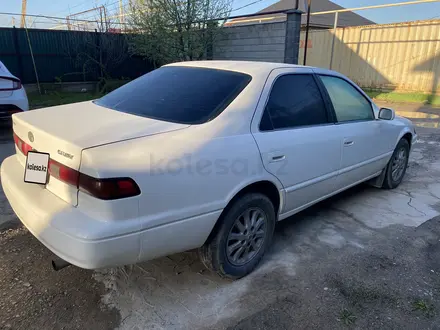 Toyota Camry 1997 года за 2 800 000 тг. в Алматы – фото 4