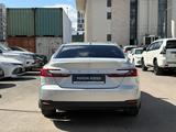 Toyota Camry Luxe 2024 годаүшін20 500 000 тг. в Астана – фото 4