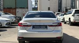 Toyota Camry Luxe 2024 годаүшін20 500 000 тг. в Астана – фото 4