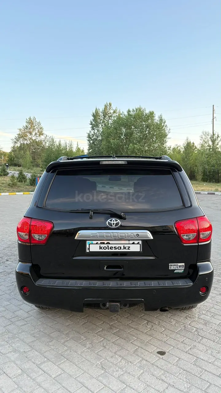 Toyota Sequoia, 2014