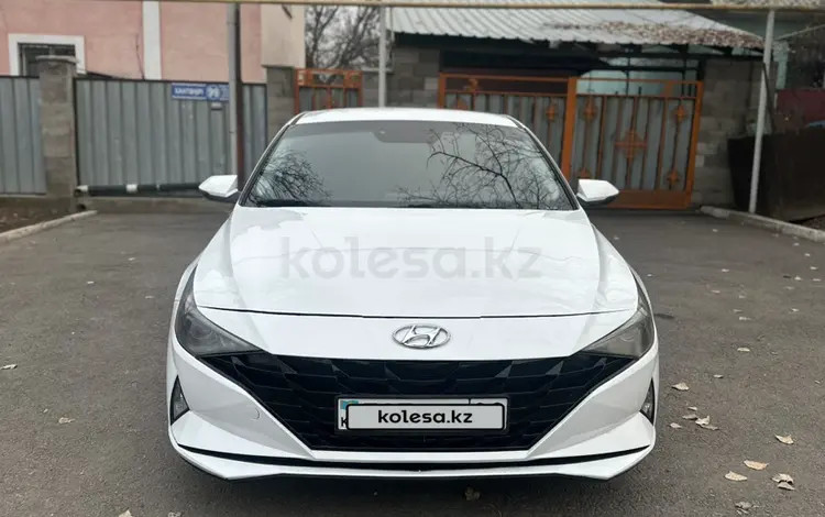 Hyundai Elantra 2022 годаfor7 990 000 тг. в Алматы