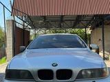 BMW 528 1999 года за 3 500 000 тг. в Алматы