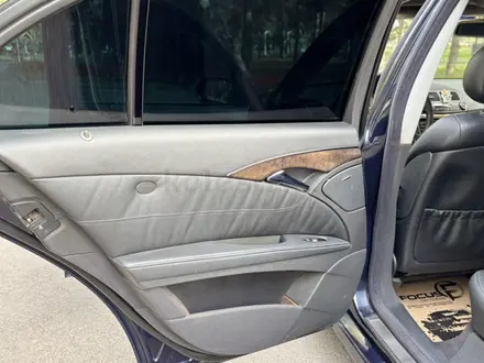 Mercedes-Benz E 500 2003 года за 5 700 000 тг. в Алматы – фото 36