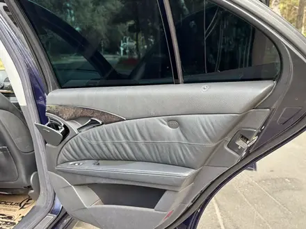 Mercedes-Benz E 500 2003 года за 5 700 000 тг. в Алматы – фото 35
