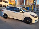 Hyundai Accent 2014 года за 4 500 000 тг. в Астана – фото 2