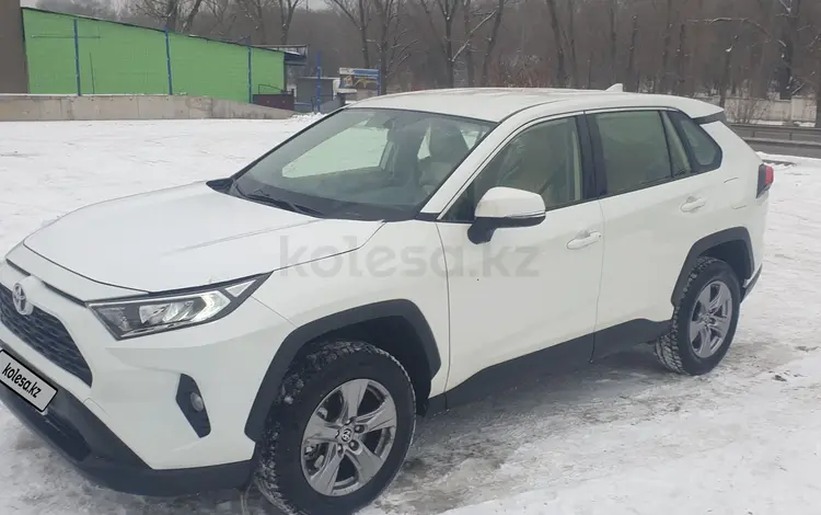 Toyota RAV4 2022 годаfor17 000 000 тг. в Алматы