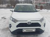 Toyota RAV4 2022 года за 17 500 000 тг. в Алматы – фото 2