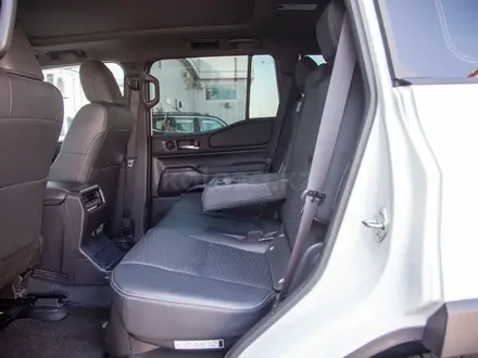 Toyota Land Cruiser Prado Luxe+ 2025 года за 42 990 000 тг. в Алматы – фото 11
