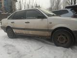 Volkswagen Passat 1993 годаүшін1 000 000 тг. в Астана – фото 2