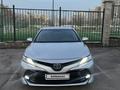 Toyota Camry 2018 года за 13 900 000 тг. в Алматы – фото 2