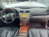 Toyota Camry 2010 годаfor6 400 000 тг. в Актобе – фото 5