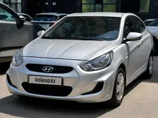 Hyundai Accent, 2011