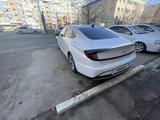 Hyundai Sonata 2021 года за 12 000 000 тг. в Атырау – фото 4