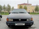 Volkswagen Passat 1990 годаүшін1 350 000 тг. в Аса