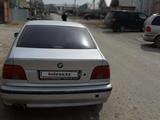 BMW 528 1997 года за 1 100 000 тг. в Атырау – фото 2