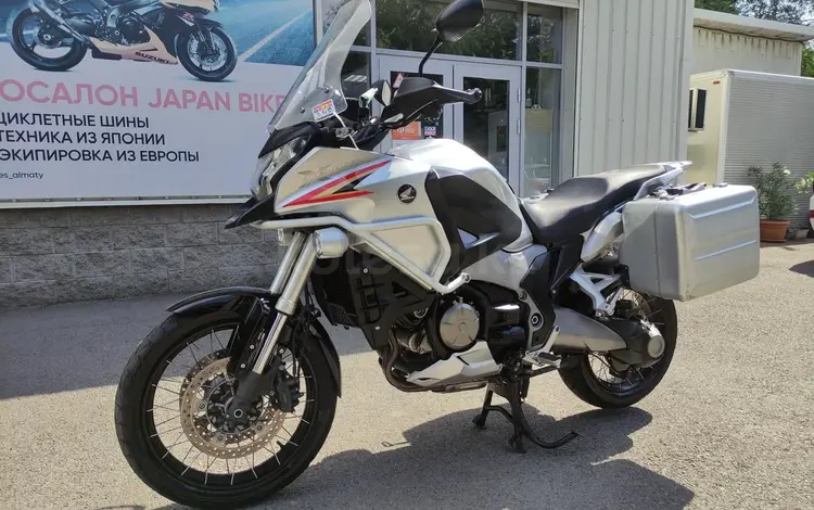 Honda  VFR 1200 X Crosstourer 2012 года за 6 400 000 тг. в Алматы