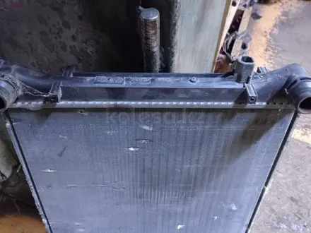 Радиатор охлаждения основной пассат б 6 за 25 000 тг. в Караганда – фото 3