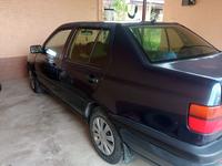 Volkswagen Vento 1992 годаfor1 000 000 тг. в Шымкент