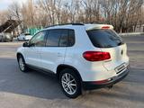 Volkswagen Tiguan 2015 года за 7 900 000 тг. в Алматы – фото 4