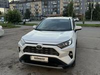 Toyota RAV4 2020 года за 17 000 000 тг. в Семей