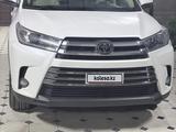 Toyota Highlander 2018 года за 17 000 000 тг. в Шымкент – фото 2