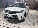 Toyota Highlander 2018 года за 17 000 000 тг. в Шымкент