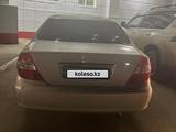 Toyota Camry 2002 года за 4 000 000 тг. в Актобе – фото 2