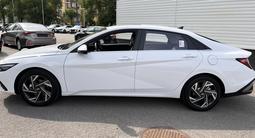 Hyundai Elantra 2024 годаfor9 300 000 тг. в Алматы – фото 3