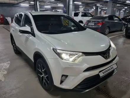 Toyota RAV4 2017 года за 12 700 000 тг. в Астана – фото 16