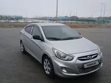 Hyundai Accent, 2011