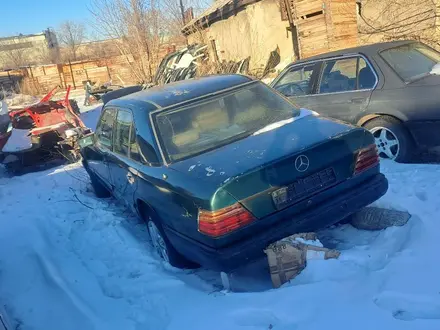 Задний бампер 124 за 35 000 тг. в Караганда