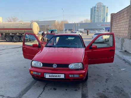 Volkswagen Golf 1996 года за 1 800 000 тг. в Тараз – фото 2