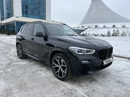 BMW X5 2021 года за 42 500 000 тг. в Астана