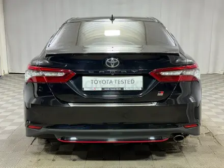 Toyota Camry 2021 года за 15 300 000 тг. в Алматы – фото 4