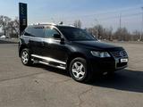 Volkswagen Touareg 2008 года за 7 500 000 тг. в Алматы – фото 4