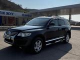 Volkswagen Touareg 2008 года за 7 500 000 тг. в Алматы – фото 3