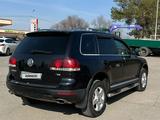 Volkswagen Touareg 2008 года за 7 500 000 тг. в Алматы – фото 5