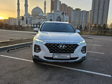 Hyundai Santa Fe 2019 года за 14 300 000 тг. в Астана – фото 2