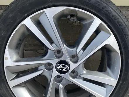 Hyundai R17 комплект колес за 250 000 тг. в Атырау – фото 13