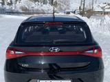 Hyundai i20 2023 года за 7 500 000 тг. в Усть-Каменогорск – фото 2