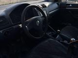 Volkswagen Jetta 2005 года за 2 500 000 тг. в Щучинск – фото 4