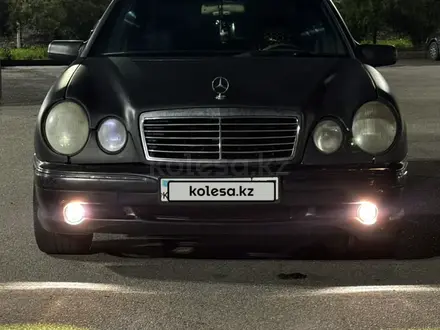 Mercedes-Benz E 320 1995 года за 2 100 000 тг. в Алматы – фото 4