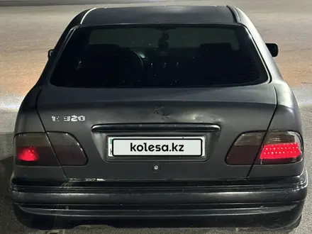 Mercedes-Benz E 320 1995 года за 2 100 000 тг. в Алматы – фото 6