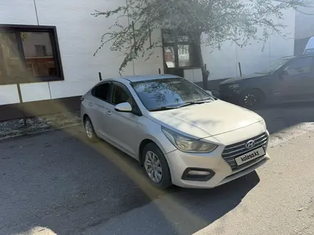 Hyundai Accent 2019 года за 5 590 000 тг. в Астана – фото 2