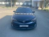 Toyota Camry 2014 года за 4 000 000 тг. в Актобе – фото 3