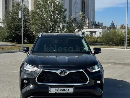 Toyota Highlander 2022 года за 21 000 000 тг. в Актобе