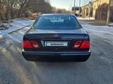 Mercedes-Benz E 280 1997 года за 4 500 000 тг. в Кызылорда – фото 2