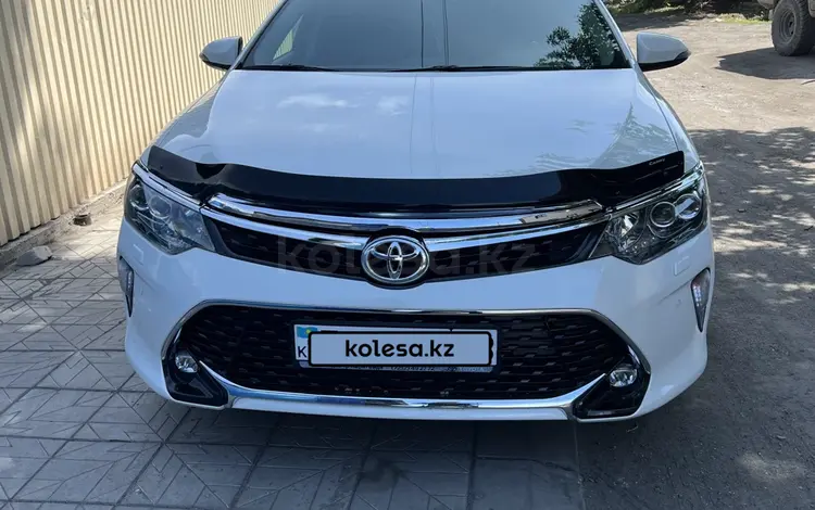 Toyota Camry 2018 годаүшін13 700 000 тг. в Семей