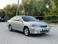 Toyota Camry 2003 годаүшін7 300 000 тг. в Актобе – фото 4