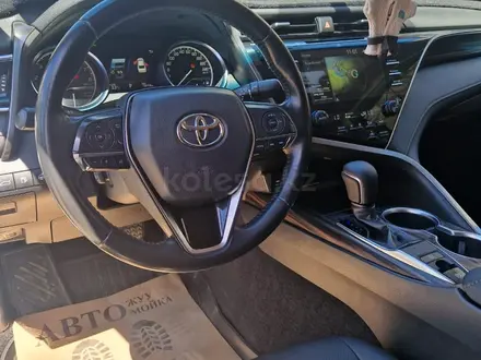Toyota Camry 2018 года за 13 500 000 тг. в Шымкент – фото 28